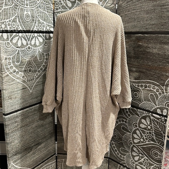 Daydreaming Cardigan - Picture 2 of 3